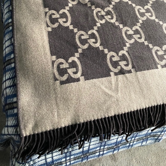 GG (Gucci) Throw Blanket - Picture 2 of 7